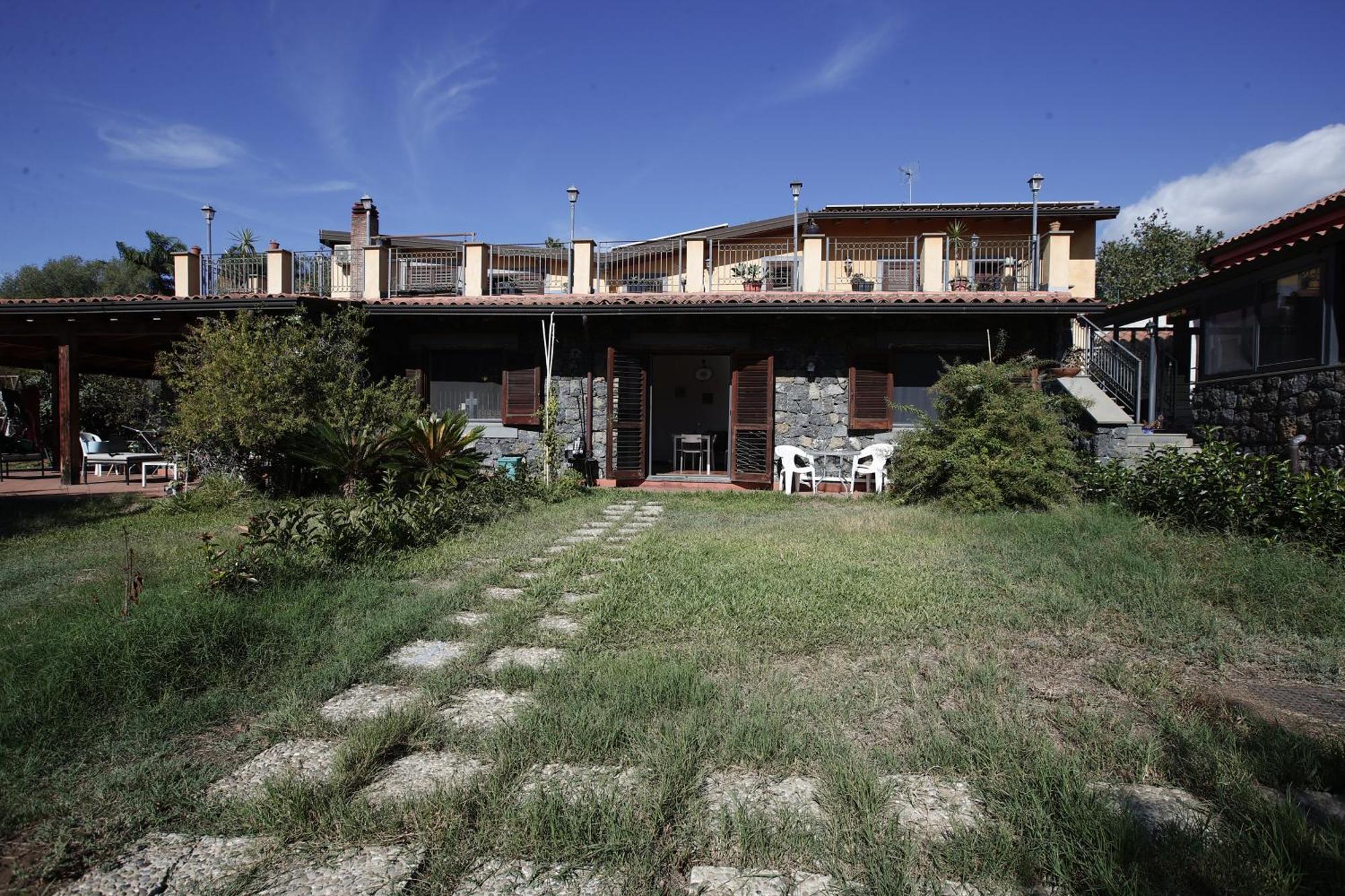 La Circumetnea Home Catania Bagian luar foto