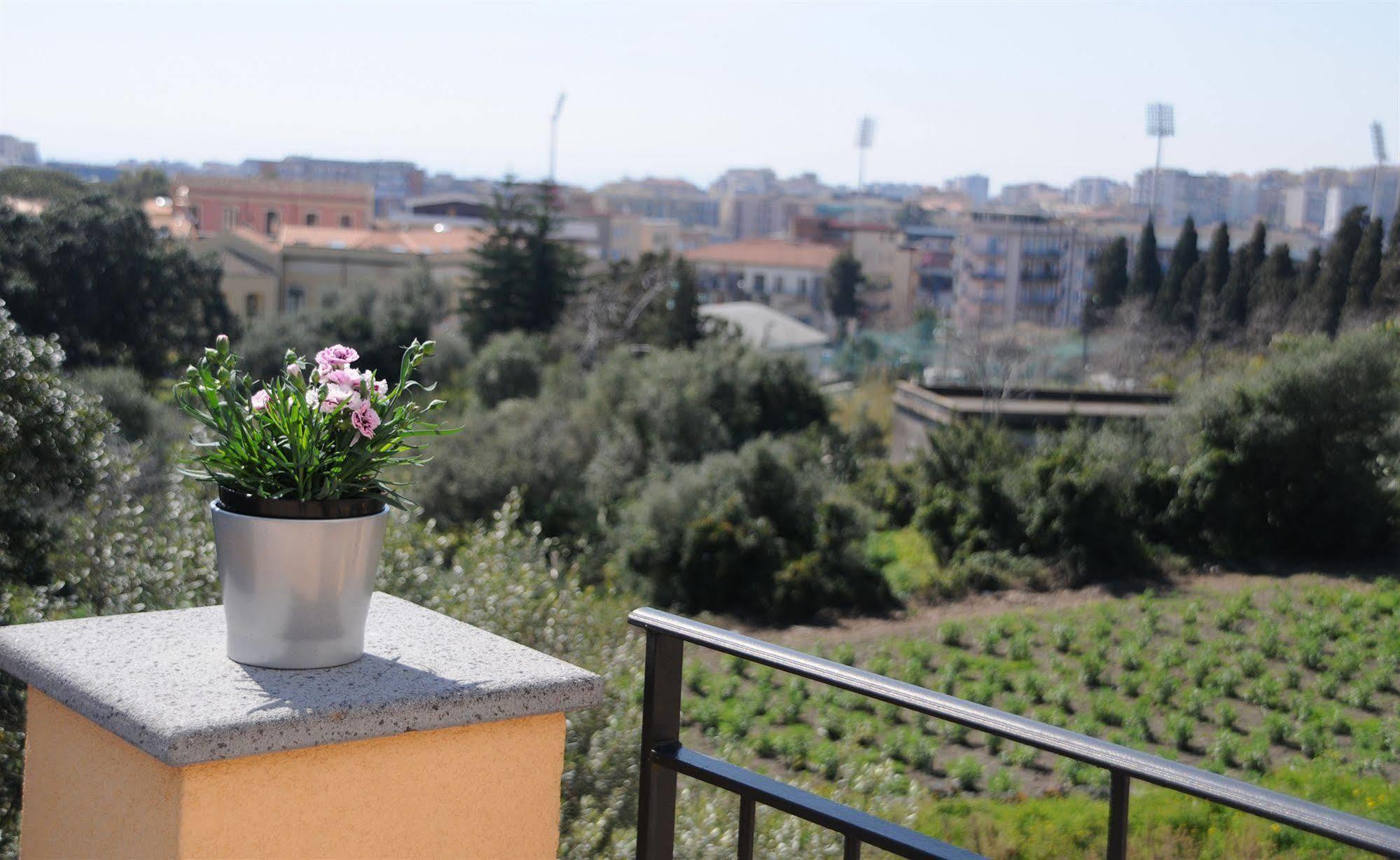 La Circumetnea Home Catania Bagian luar foto