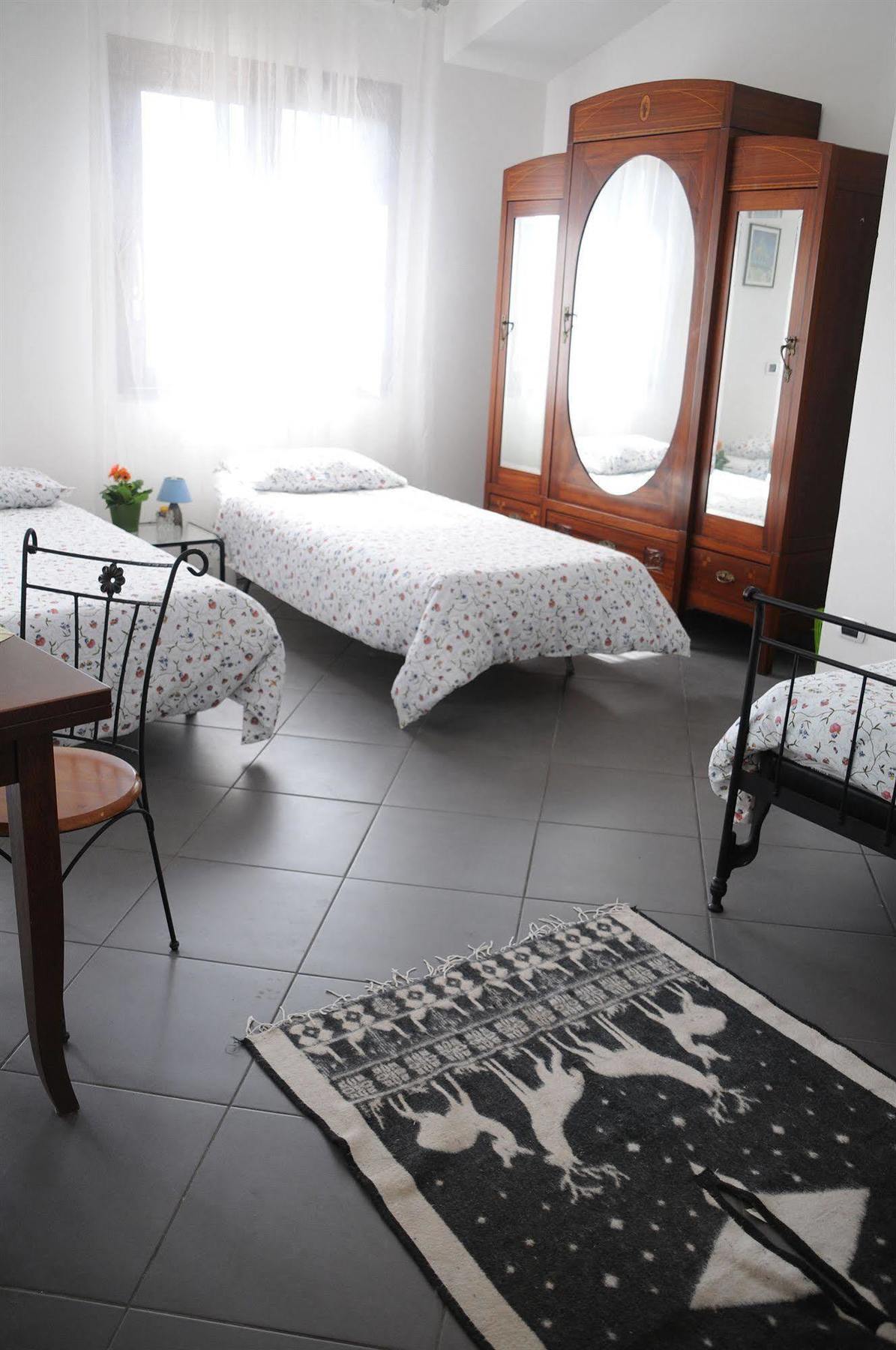 La Circumetnea Home Catania Bagian luar foto